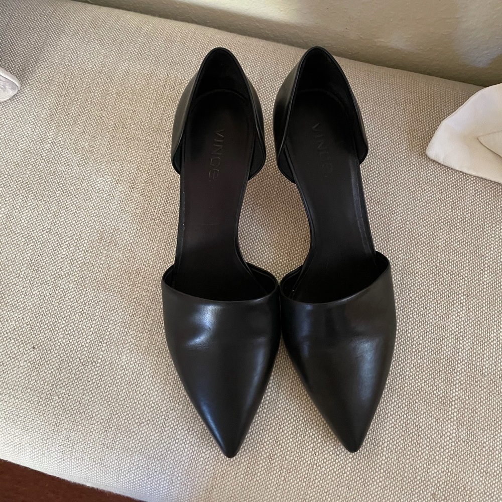 Vince kitty heel shoes size 8